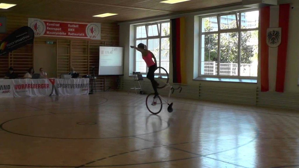 Wonderbaarlijke kunstjes op een fiets