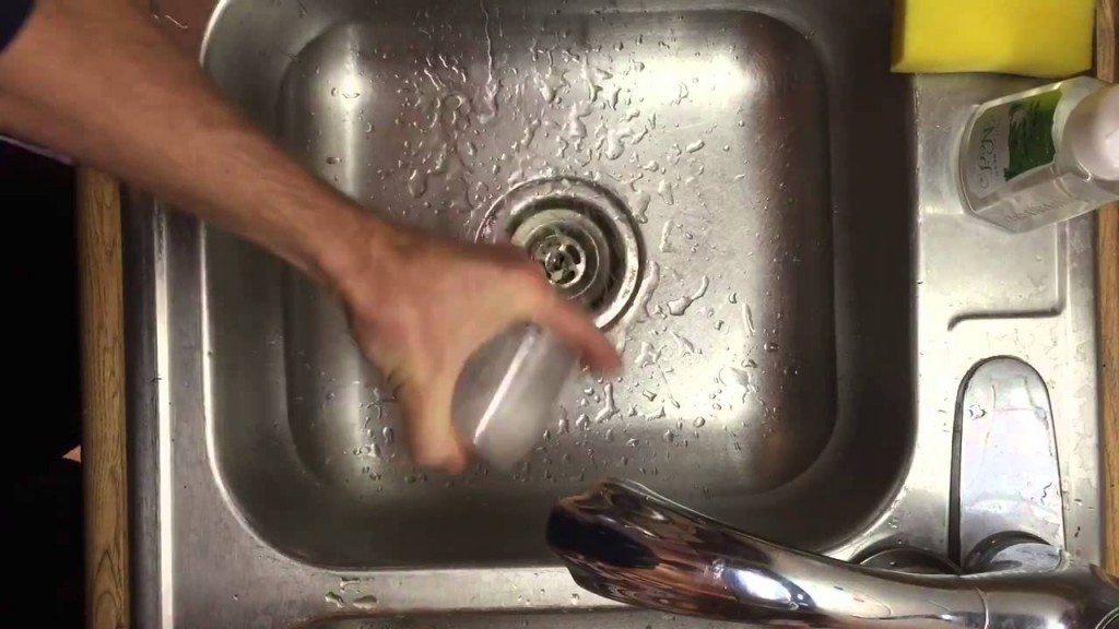 Zo pel je een ei in paar seconden