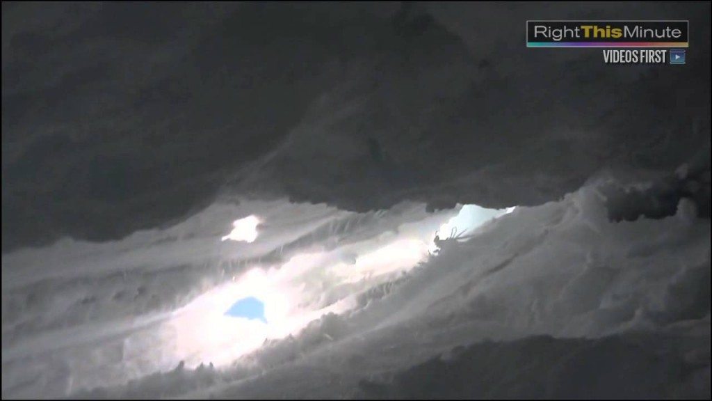 Zwaargewonde man ontsnapt uit kloof