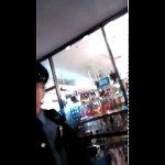 Zwarte man getaserd omdat hij op bank zit