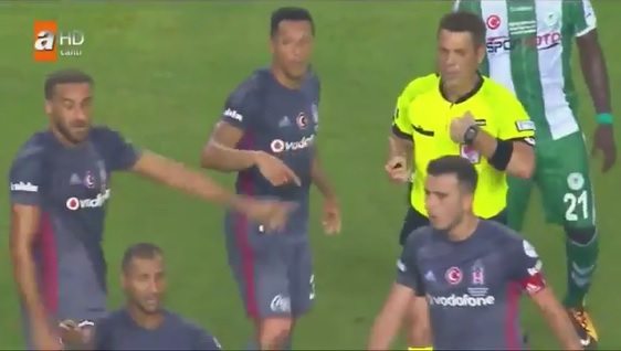 Supercup tussen Besiktas en Konyaspor ontspoort