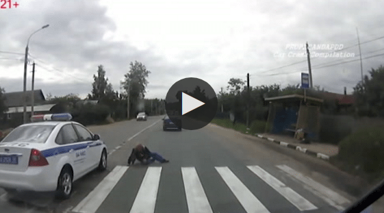 Op zebrapad in Rusland ben je ook niet veilig voor de politie