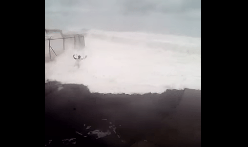 Ramptoerist tijdens orkaan Irma spoelt weg