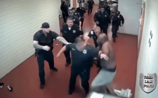 Bajesklant houdt leger van bewakers Cook Country bezig