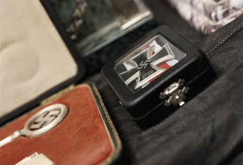 Telefoonboekje Hitler geveild voor 37 mille