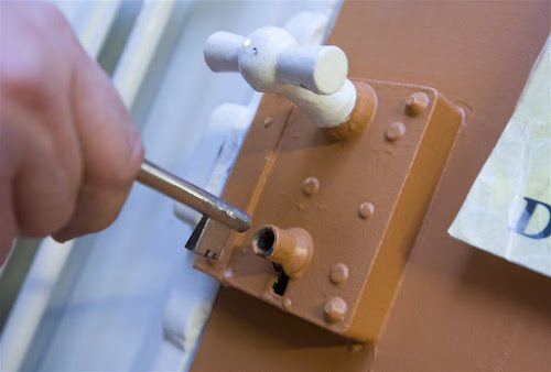 Dronken inbreker vangt zichzelf