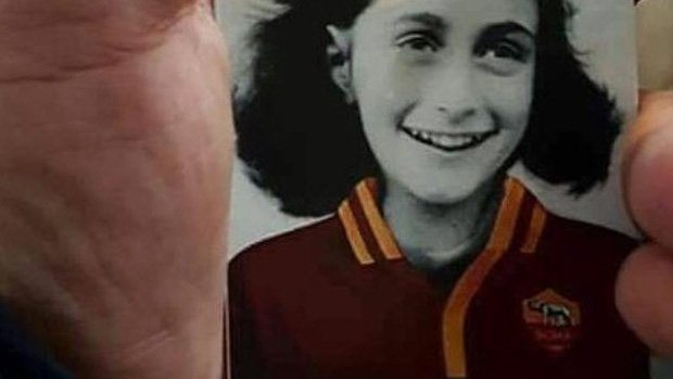 Anne Frank in AS Roma Tshirt