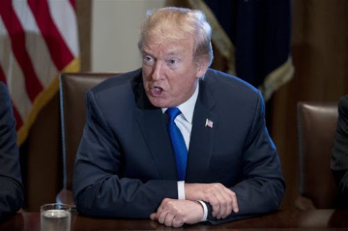 Trumps Twitter-account tijdelijk onbereikbaar