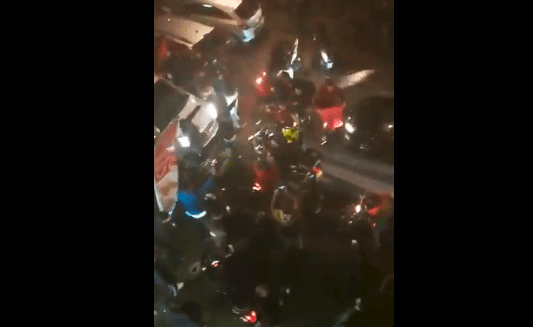 Marokkaanse relschoppers belagen politieagent op motor