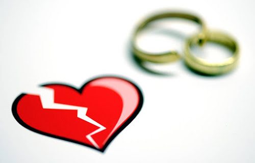 Amerikaanse moeder trouwt met zoon en dochter