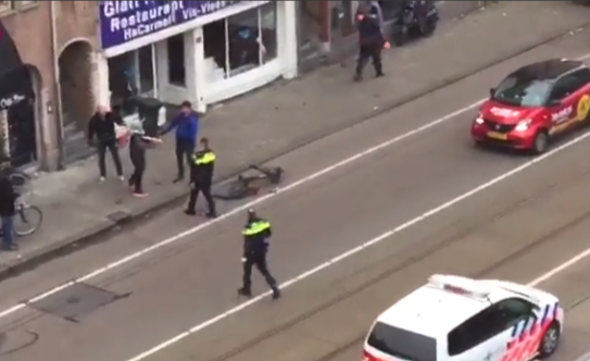 Gewelddadige man gooit ruiten in van Joods restaurant in Amsterdam