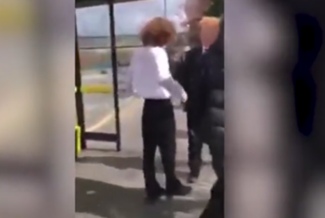 Engelse pestkop krijgt flinke portie karma op zijn muil