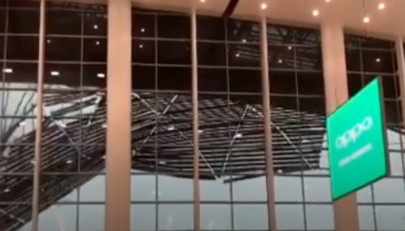 Storm vernielt dak van vliegveld in China