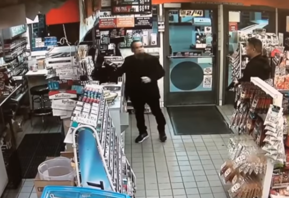 Nee agent, de man steelt geen pakje Mentos