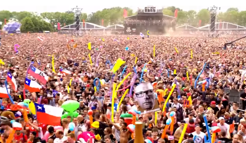 Rondjes van JeBroer en aardbevingen tijdens Defqon.1.