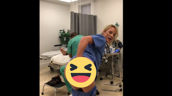 Ziekenhuis zuster ontslagen vanwege webcamseks tijdens werk