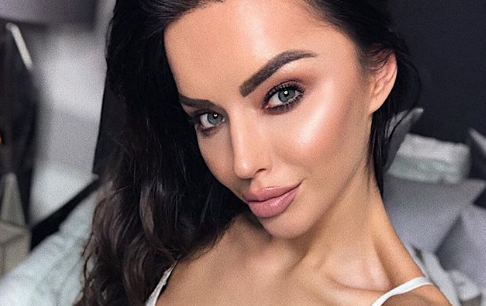 Zien: Het liefje van voetballer Erik Pieters