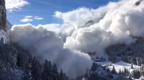 Enorme sneeuwlawine in Zwitserland