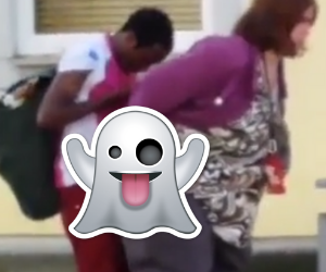 Bizarre beelden uit Duitsland: Koppel schamen niet in het openbaar