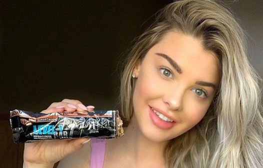 Emily Sears is dickpics zat en zet ze online