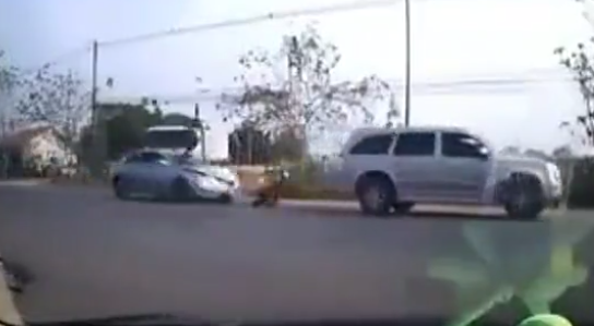 Motorrijder eindigt in SUV