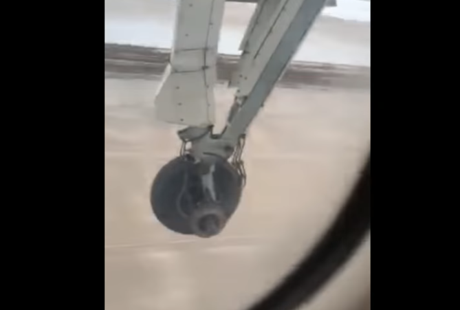 WTF: Vliegtuig verliest wiel tijdens opstijgen