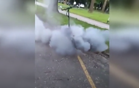 Elektrische stap vliegt in brand