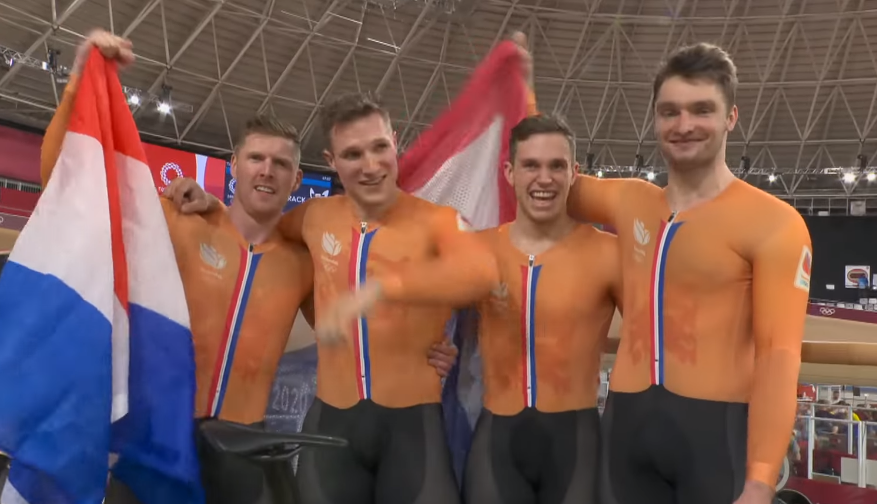 Baanwielrenners maken status waar en pakken goud