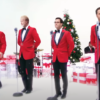 zingen Mark Rutte, Hugo de Jonge, Jaap van Dissel en Diederik Gommers het populaire White Christmas liedje